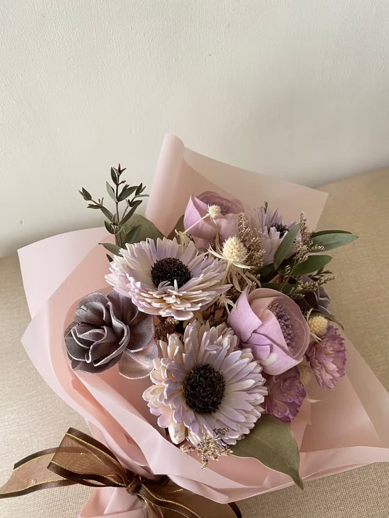 畢業花束.太陽花花束.情人節花束.索拉花束.紫色花束.花禮.求婚花