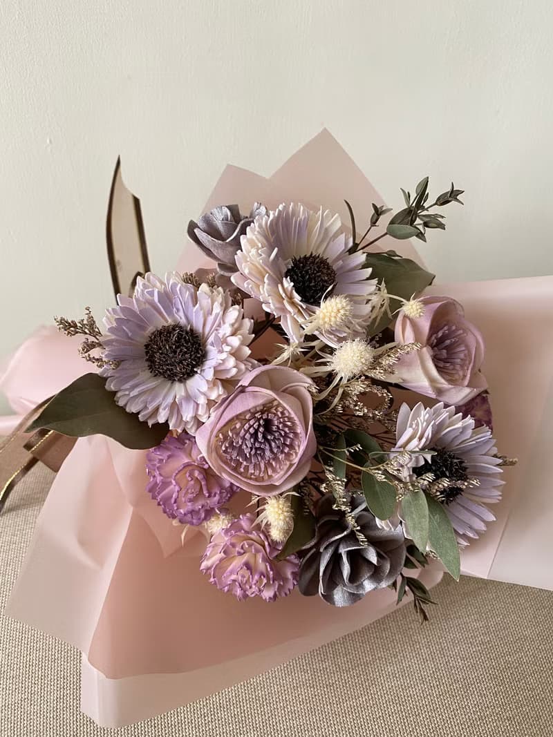 畢業花束.太陽花花束.情人節花束.索拉花束.紫色花束.花禮.求婚花