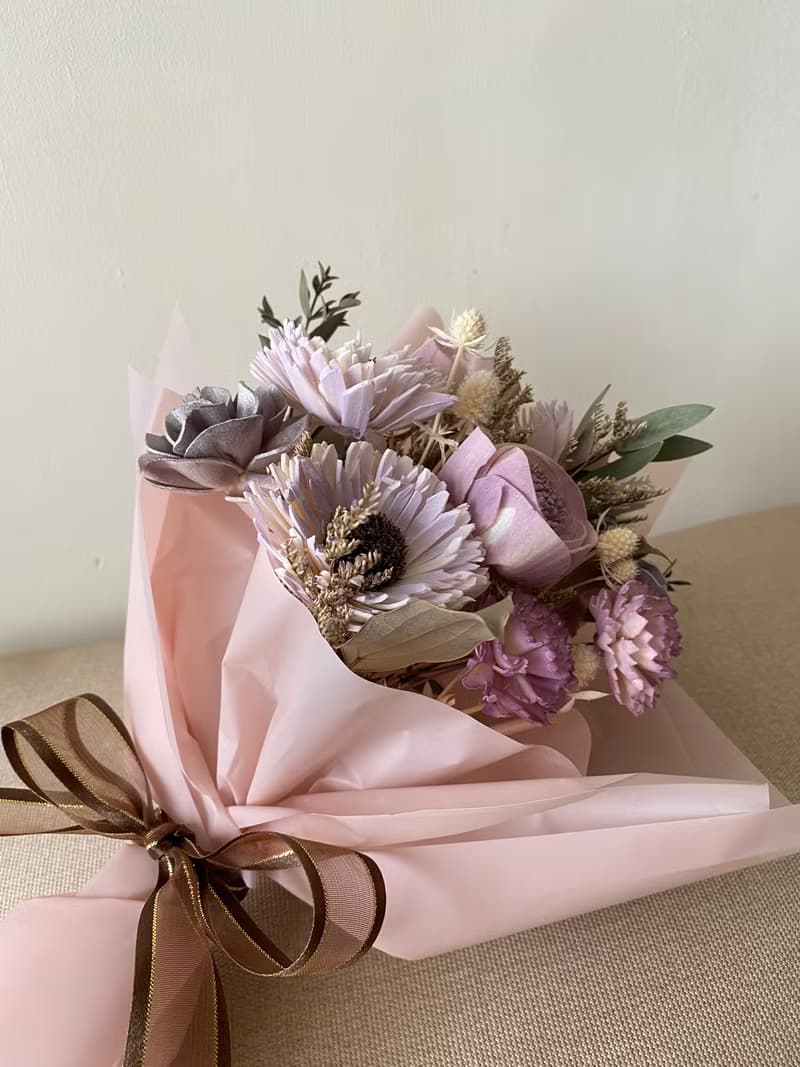 畢業花束.太陽花花束.情人節花束.索拉花束.紫色花束.花禮.求婚花