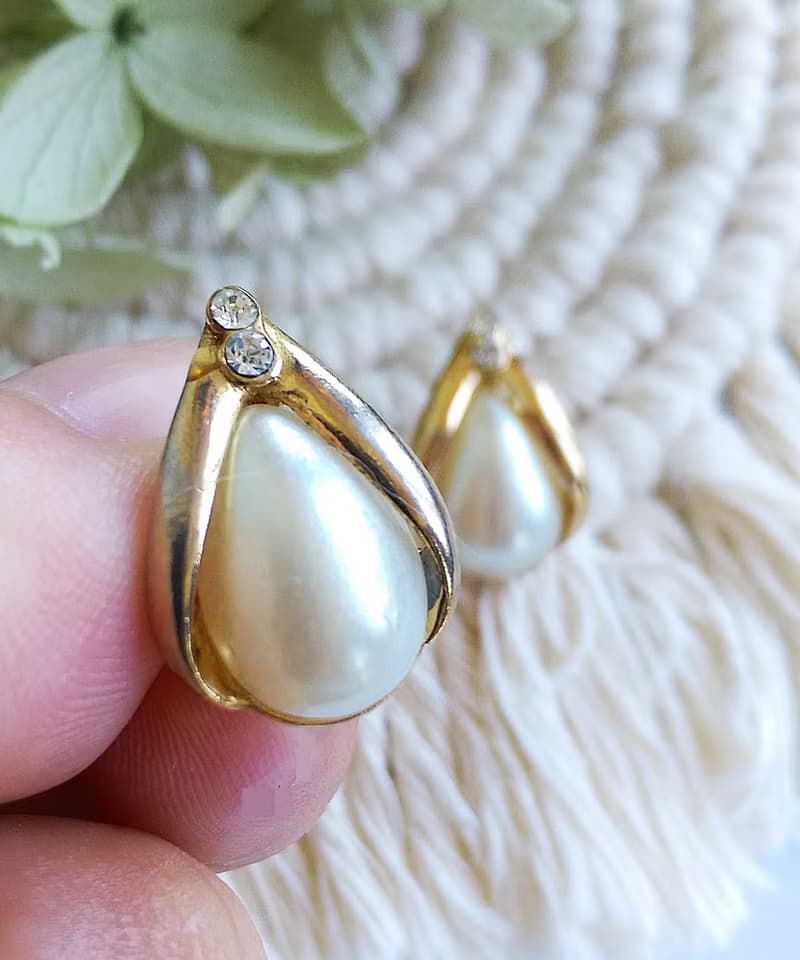 Vintage Jewelry 西洋古董飾品 AVON 秀氣優美水滴仿珠  針式耳環