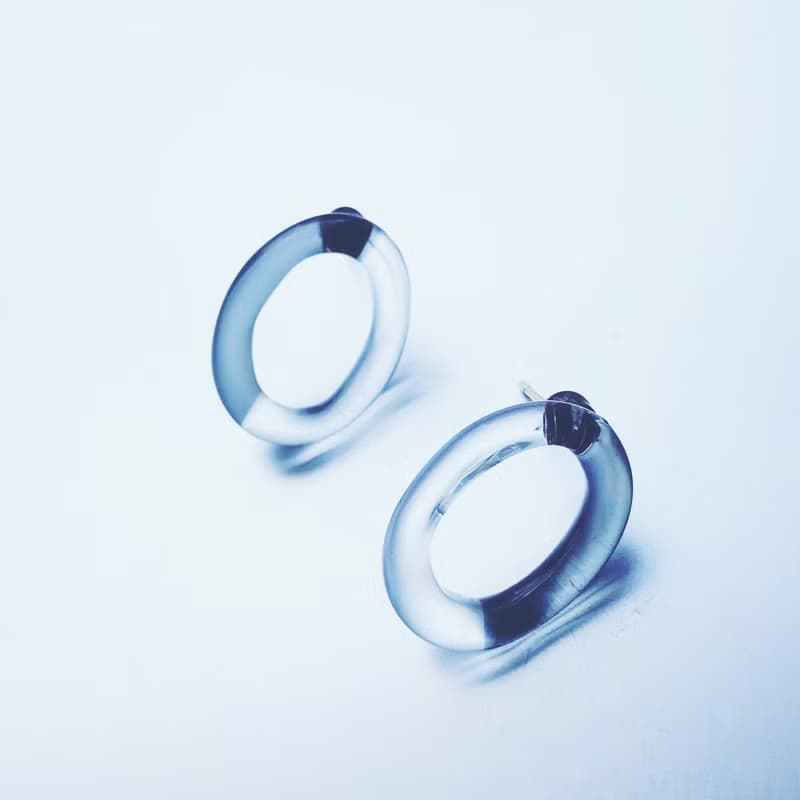 Loop Earring Black