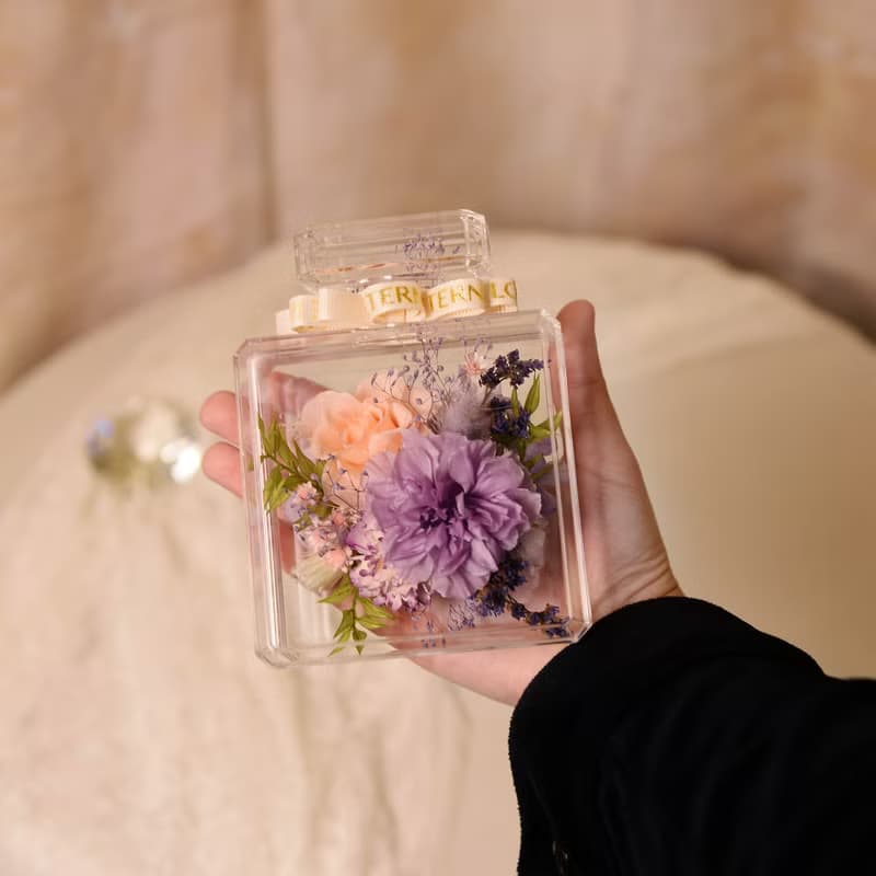 【純淨】母親節 康乃馨 透明壓克力香水瓶 永生花 乾燥花 / 共2款