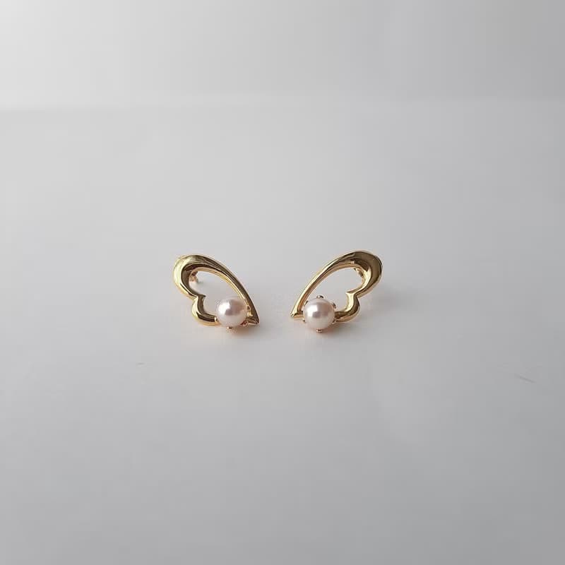 K18　オープンハート型 　ピアス　あこや真珠　ベビーパール　あこやパール　パールピアス　日本の真珠 pearl earrings  珍珠耳環  진주귀걸이