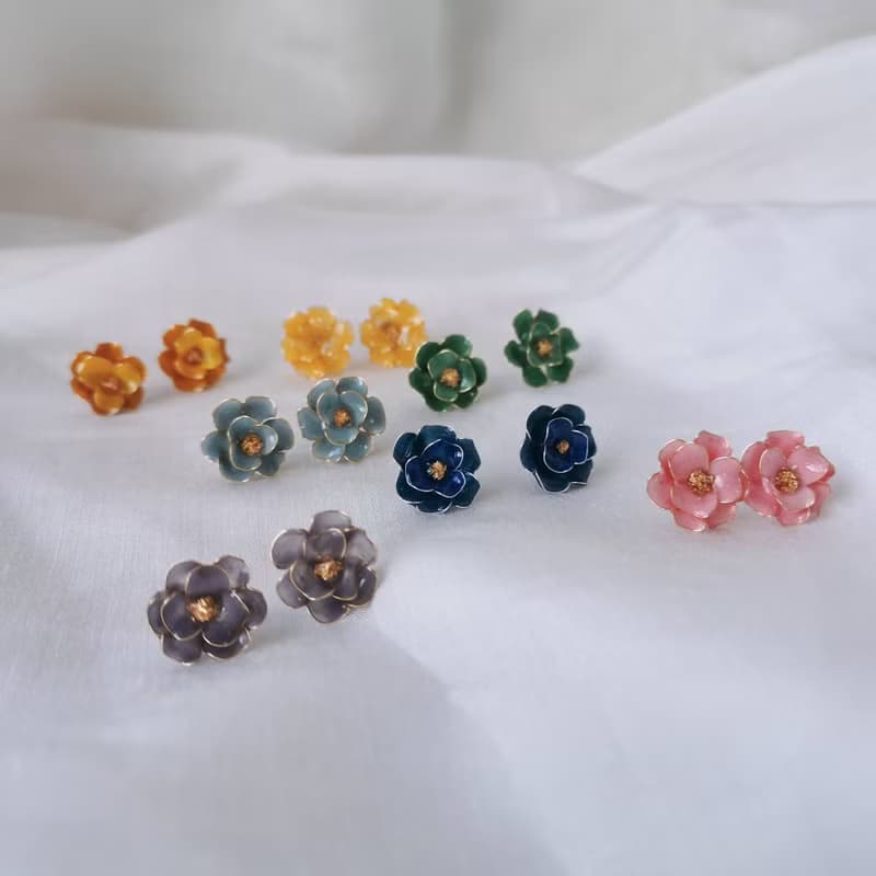 【Veverka】輕擁-雨過天青-樹脂耳環 造花液 水晶花 樹脂花