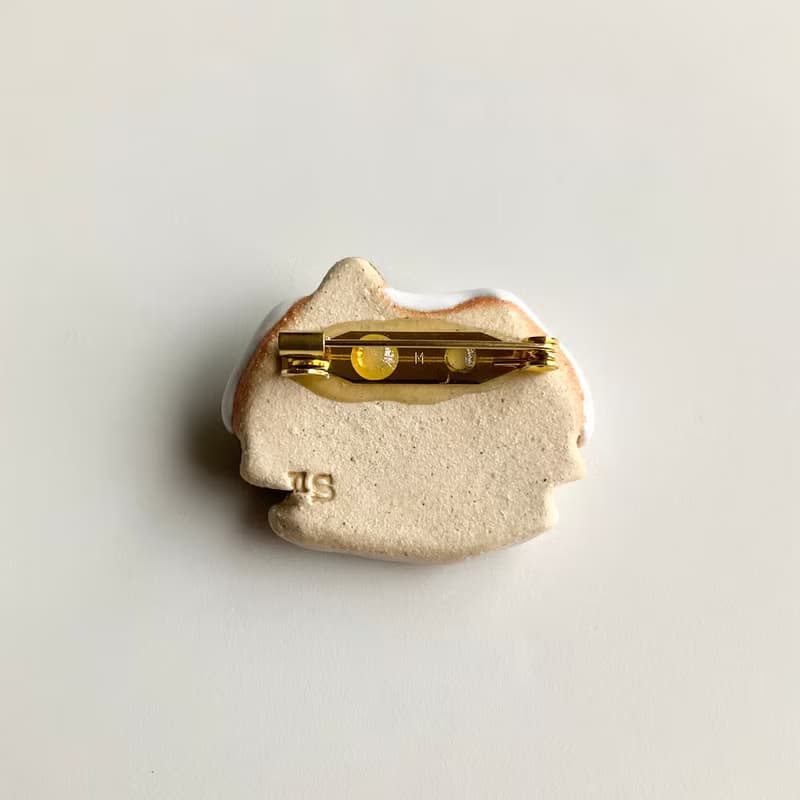 陶ブローチ お菓子の家