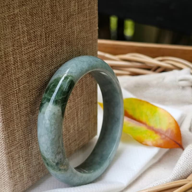 Burmese Jade Bangle Kin Bo Xiang Green with Green Tints Jadeite A Inner 53.2 mm