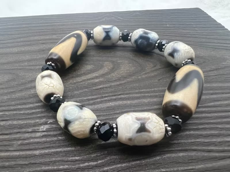 覺護-小年份手工虎牙雞骨白鈣化三眼天珠手串/剛強/清淨/醒覺