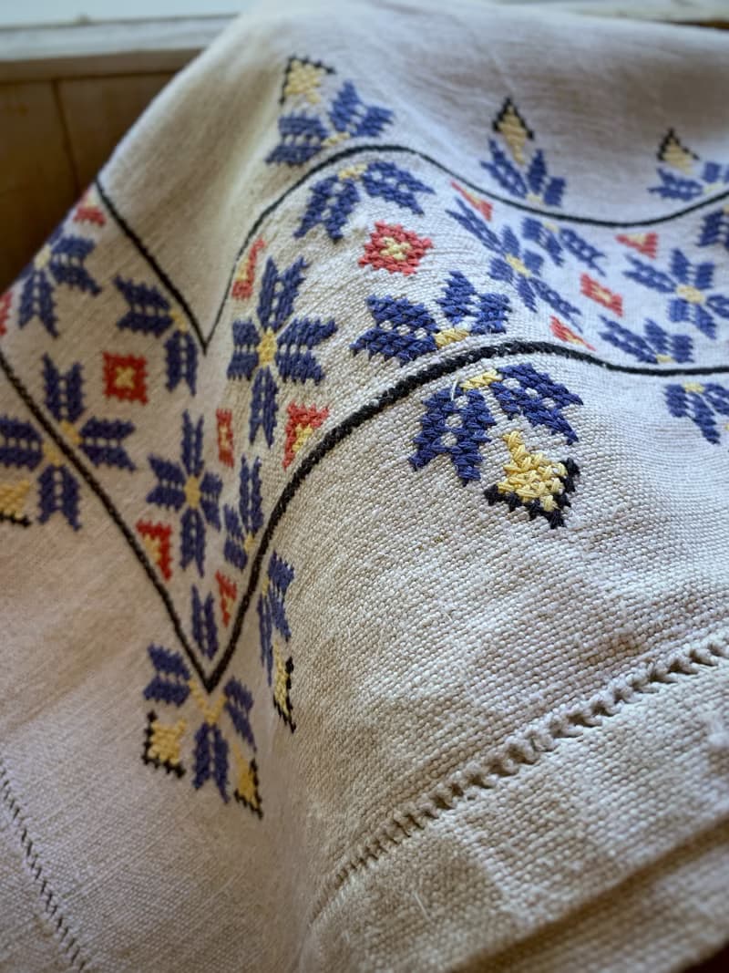 【好日戀物】德國古董圖騰手工刺繡重磅棉麻桌巾少見傳統北方花紋