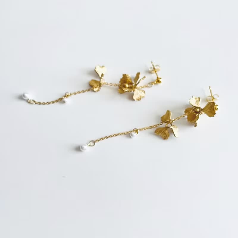 フレアフラワー チェーンピアス(イヤリング)