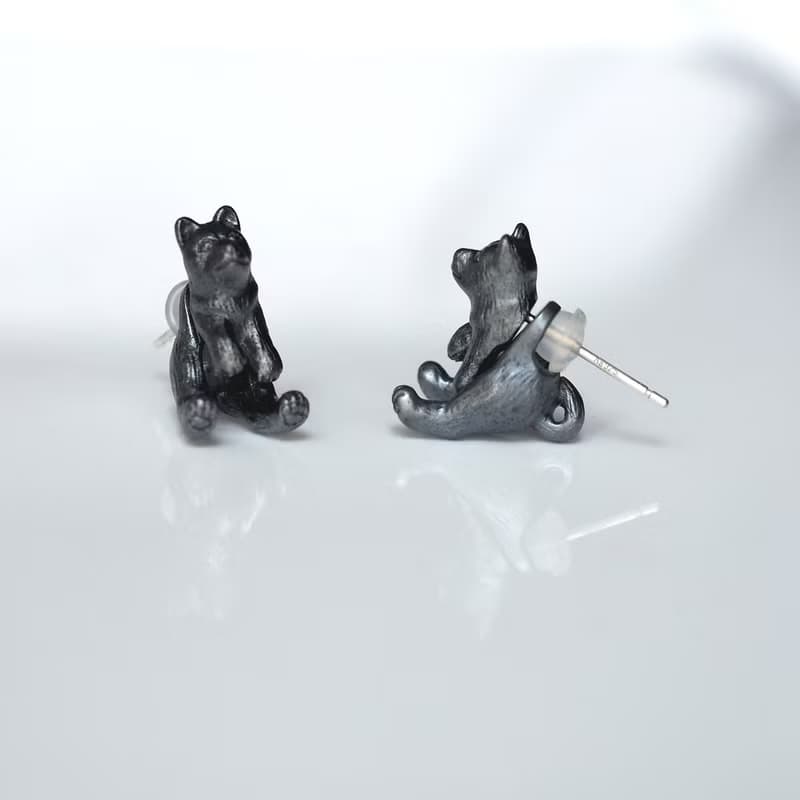 立ち耳犬ピアス ブラック 片耳