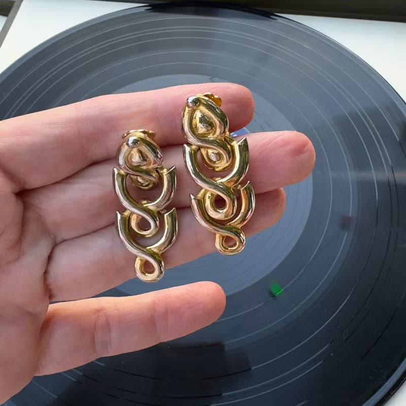 Vintage Paolo Gucci Gold Tone DoorKnockers Clipon Earrings Authentic Luxury 90s