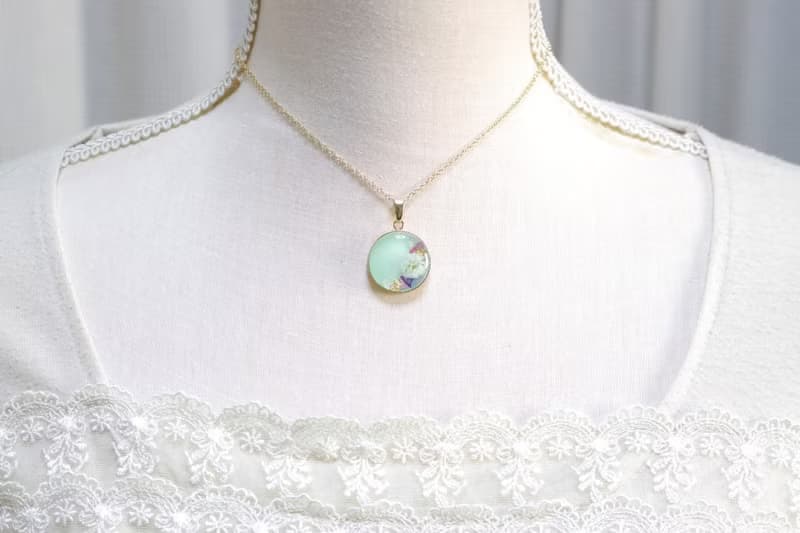 レジンアート　ラウンドペンダント・ブーケ・グリーン