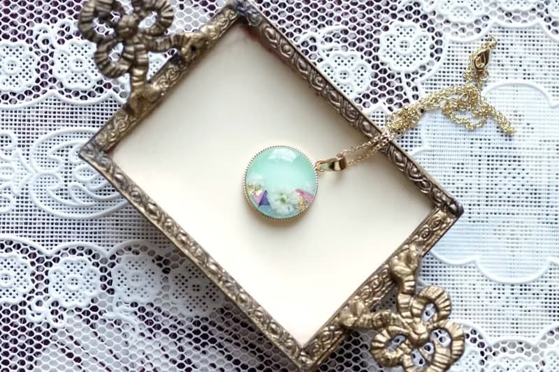 レジンアート　ラウンドペンダント・ブーケ・グリーン