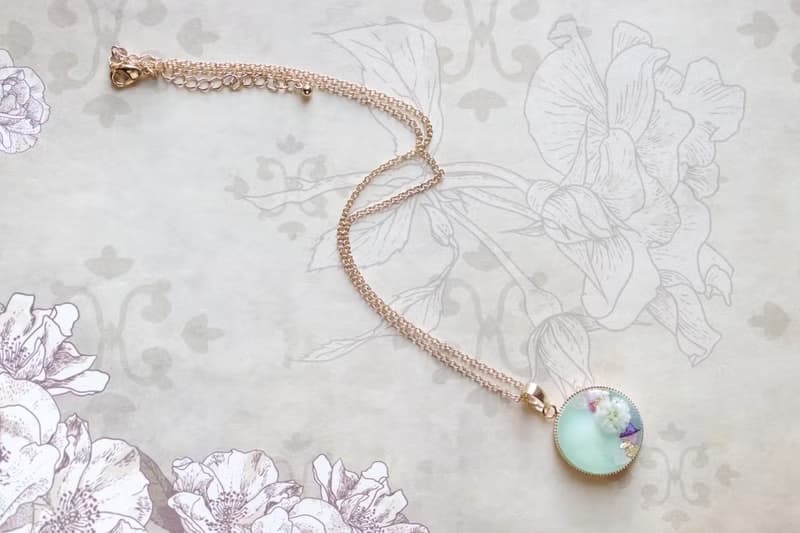 レジンアート　ラウンドペンダント・ブーケ・グリーン