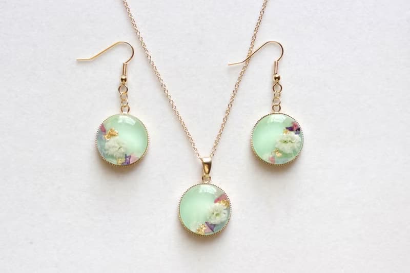 レジンアート　ラウンドペンダント・ブーケ・グリーン