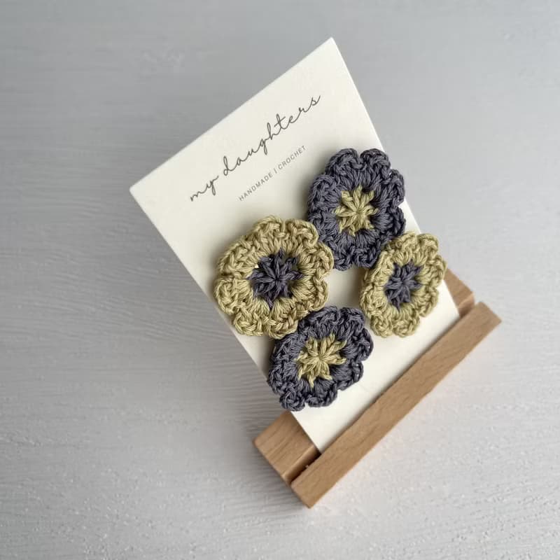 鉤織花雙小花耳針耳環