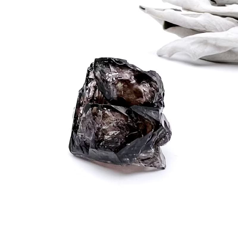 崎嶇。原礦 一圖一物  療癒 古老水晶 l 巴西黑茶骨幹骸骨 礦標 l