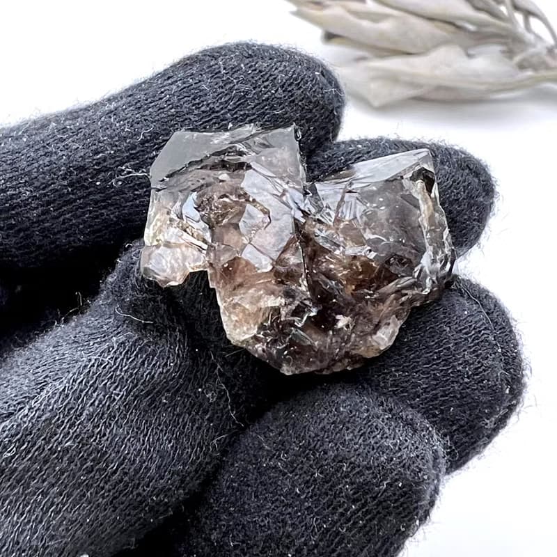 崎嶇。原礦 一圖一物  療癒 古老水晶 l 巴西黑茶骨幹骸骨 礦標 l