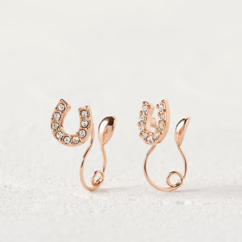 horseshoe loop-fit earring PG　ループフィットイヤリング　馬蹄　ラインストーン　ピンクゴールド