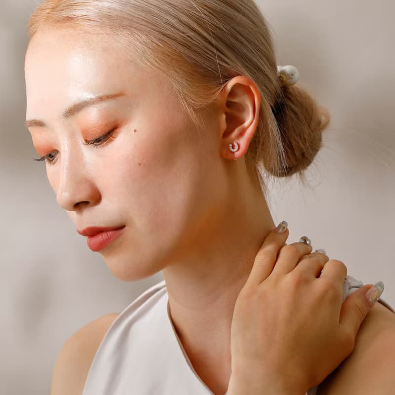 horseshoe loop-fit earring PG　ループフィットイヤリング　馬蹄　ラインストーン　ピンクゴールド