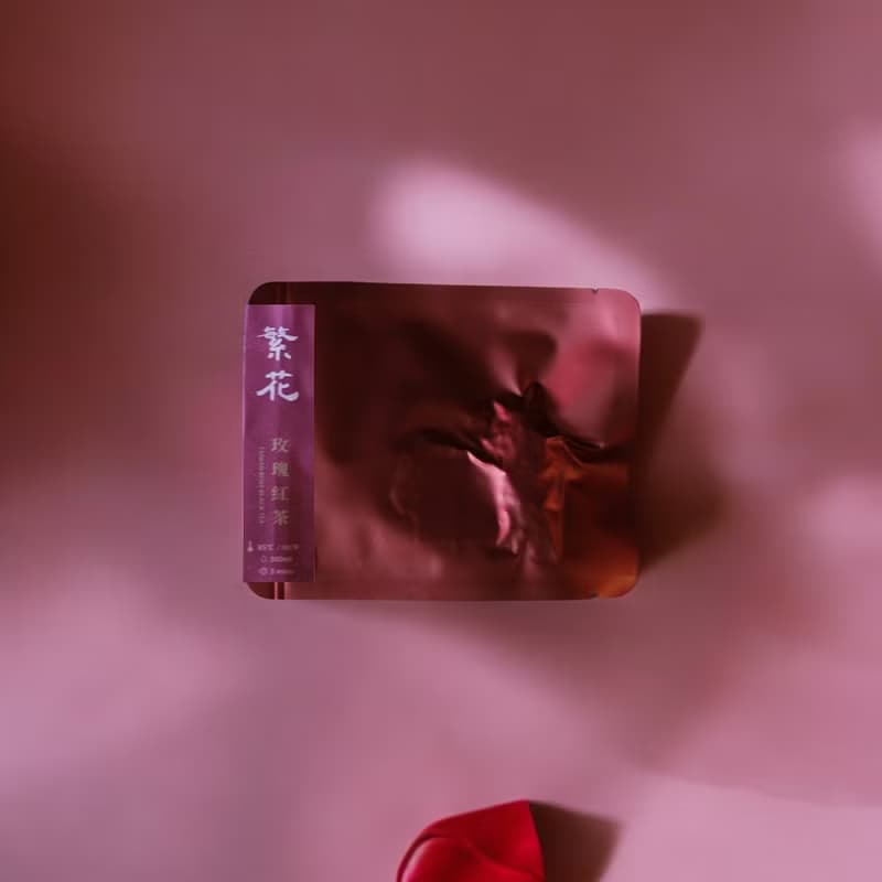 【 繁花 玫瑰紅茶茶包 】屏東農場窨香玫瑰紅 (8包) 臺灣三角茶包