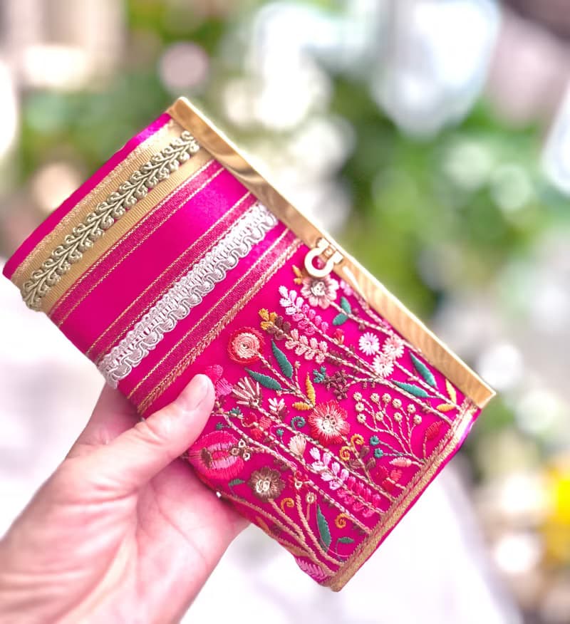 花束のように心を彩る、華やぎピンクの長財布 No.164