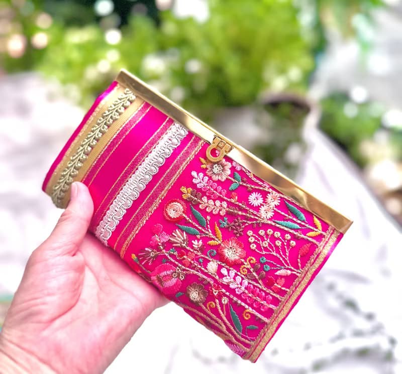 花束のように心を彩る、華やぎピンクの長財布 No.164