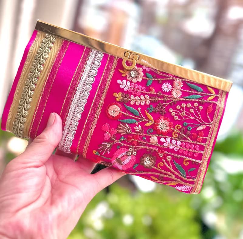 花束のように心を彩る、華やぎピンクの長財布 No.164