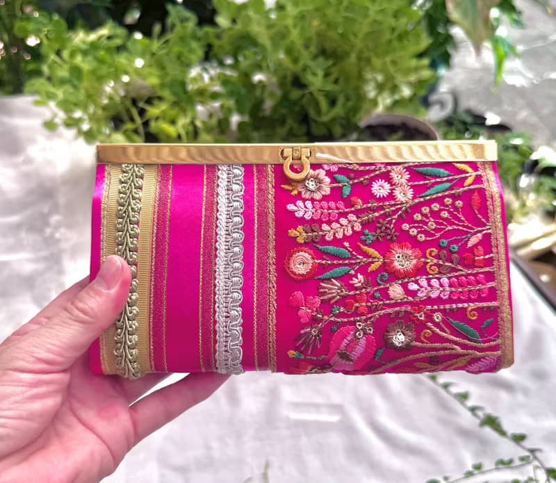 花束のように心を彩る、華やぎピンクの長財布 No.164