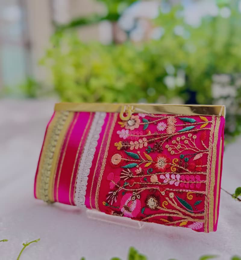 花束のように心を彩る、華やぎピンクの長財布 No.164