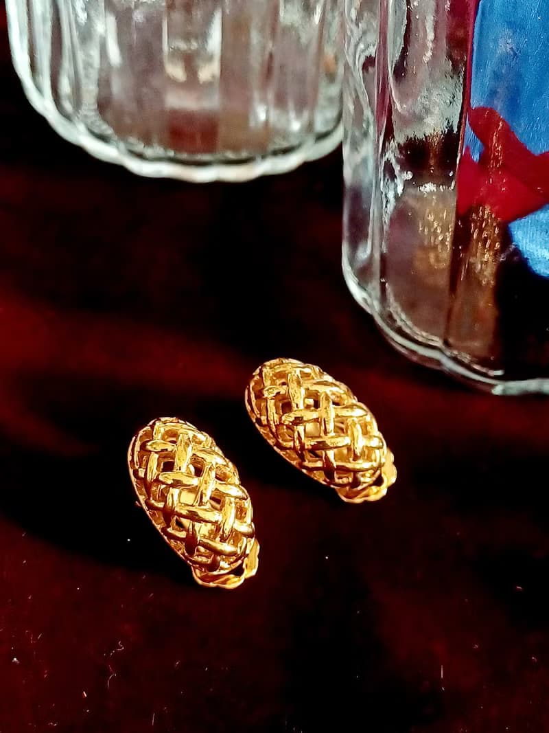 vintage jewelry  典雅立體金色交織網狀  夾式耳環