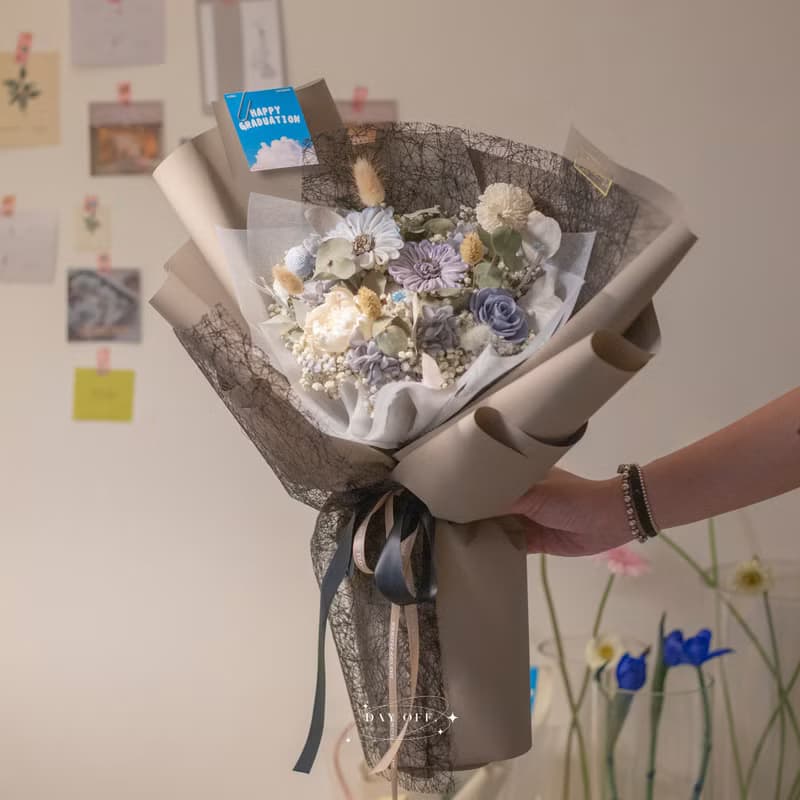 DAY OFF 霧面灰乾燥花束 平價款花束 擴香花束 韓系網紗 男友花束