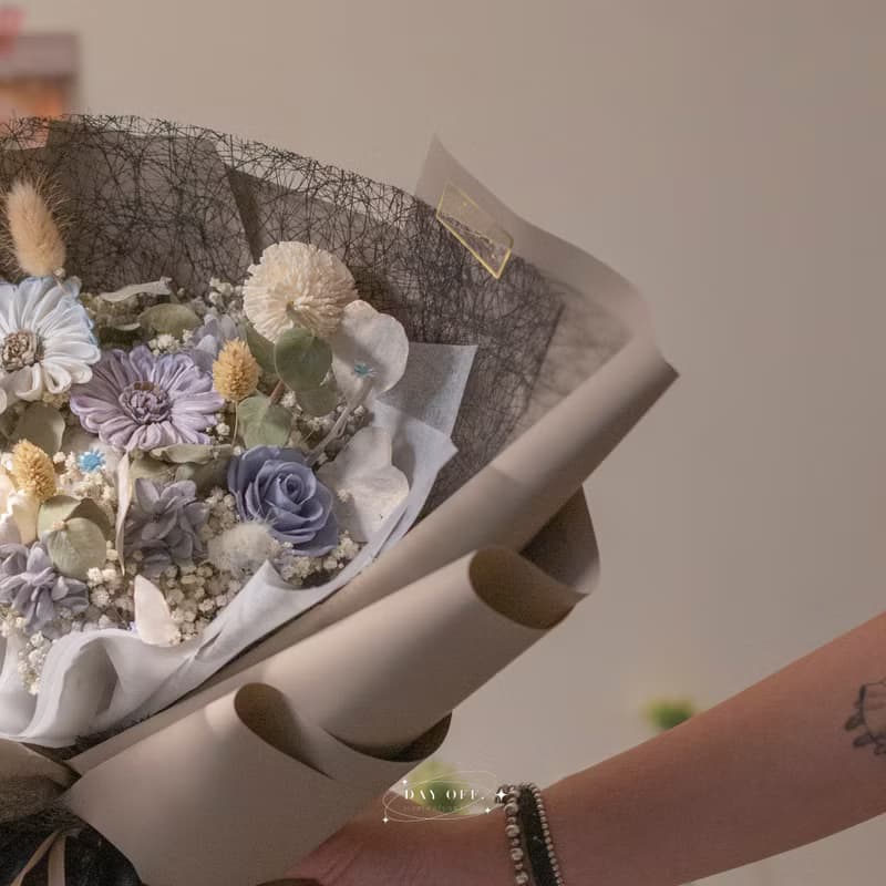 DAY OFF 霧面灰乾燥花束 平價款花束 擴香花束 韓系網紗 男友花束