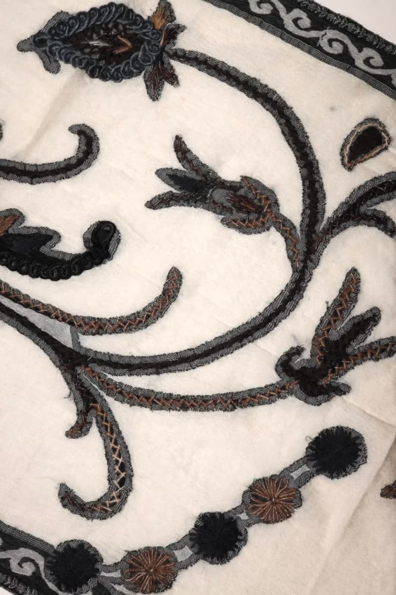 【情人節禮物】喀什米爾水煮羊毛手工刺繡圍巾披肩黑白色水墨畫薄
