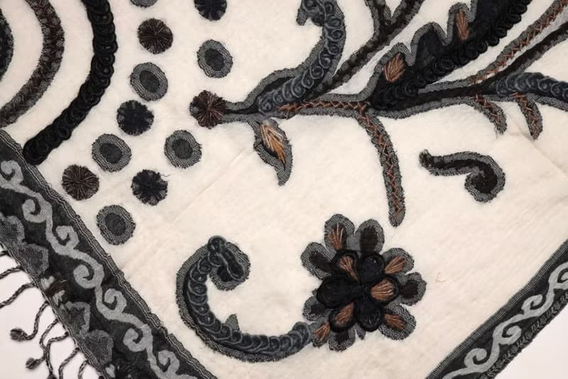 【情人節禮物】喀什米爾水煮羊毛手工刺繡圍巾披肩黑白色水墨畫薄
