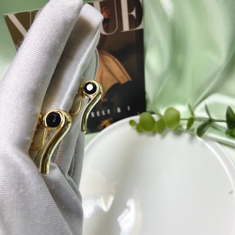 【西洋古董飾品】精品質感設計時尚 黑萊茵鑲嵌鑲嵌 耳環 耳夾