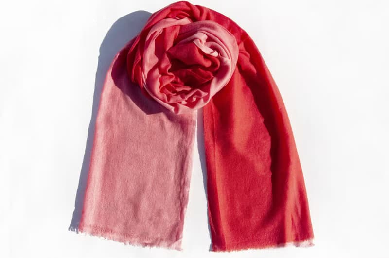 喀什米爾Cashmere/羊絨圍巾/純羊毛圍巾披巾/戒指絨披肩-草莓漸層