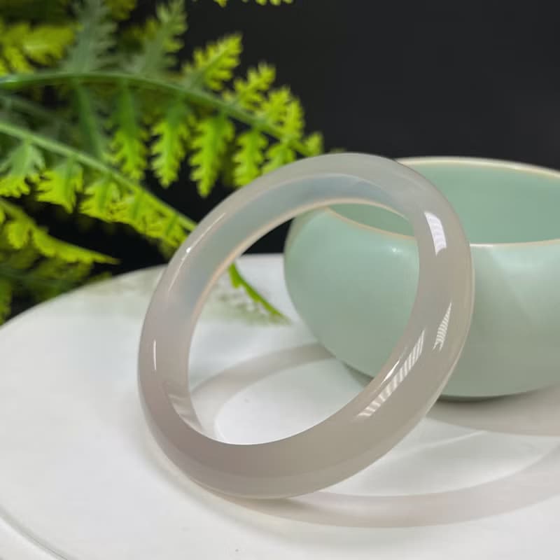 精品 淺色冰紫 瑪瑙手镯 51+MM 冰潤起光幹淨 玉髓手環 好運靈性