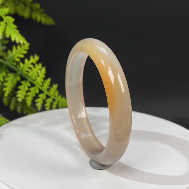 獨特卡其色瑪瑙手鐲56MM 冰透起光飄花玉髓手環 靜心冥想 顯氣質