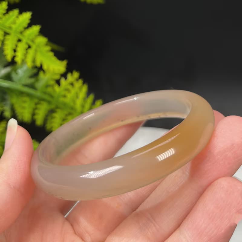 獨特卡其色瑪瑙手鐲56MM 冰透起光飄花玉髓手環 靜心冥想 顯氣質