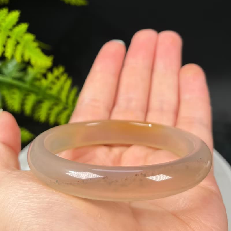 獨特卡其色瑪瑙手鐲56MM 冰透起光飄花玉髓手環 靜心冥想 顯氣質