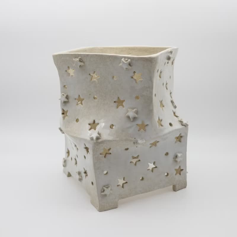 日本製星形ランプシェード　手びねり　陶器　日本陶芸作家　白