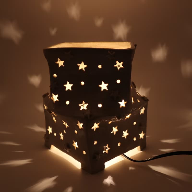 日本製星形ランプシェード　手びねり　陶器　日本陶芸作家　白