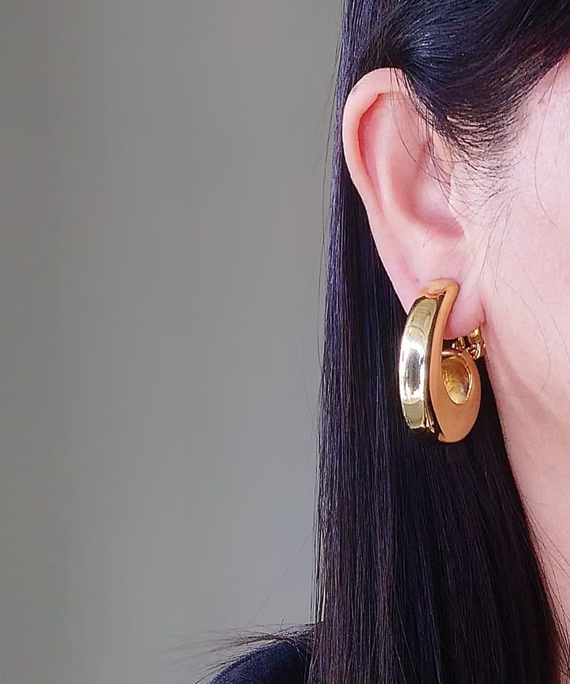 vintage jewelry  立體厚金勾型夾式耳環