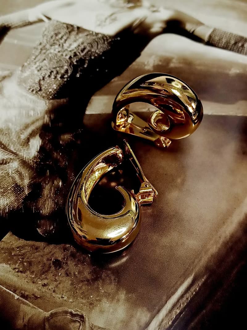 vintage jewelry  立體厚金勾型夾式耳環