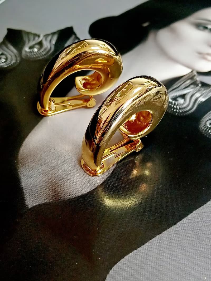 vintage jewelry  立體厚金勾型夾式耳環