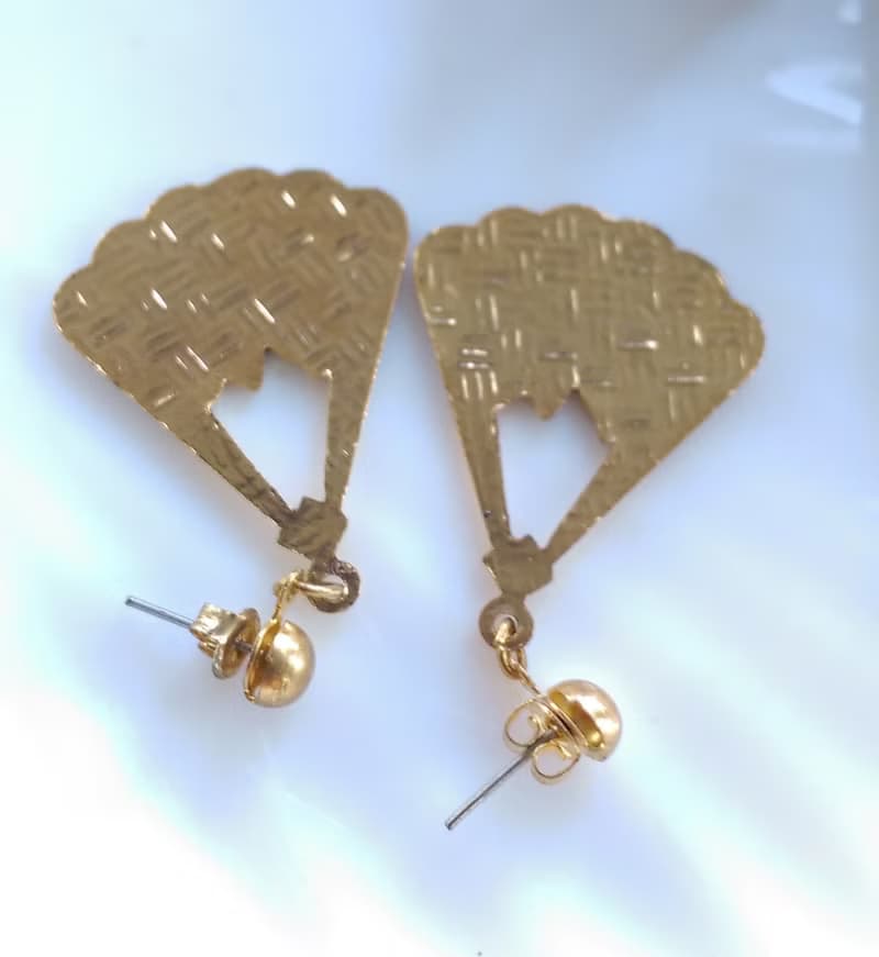 【西洋古董飾品 】景泰藍 白底 三角波浪 花卉 耳勾針 針式耳環