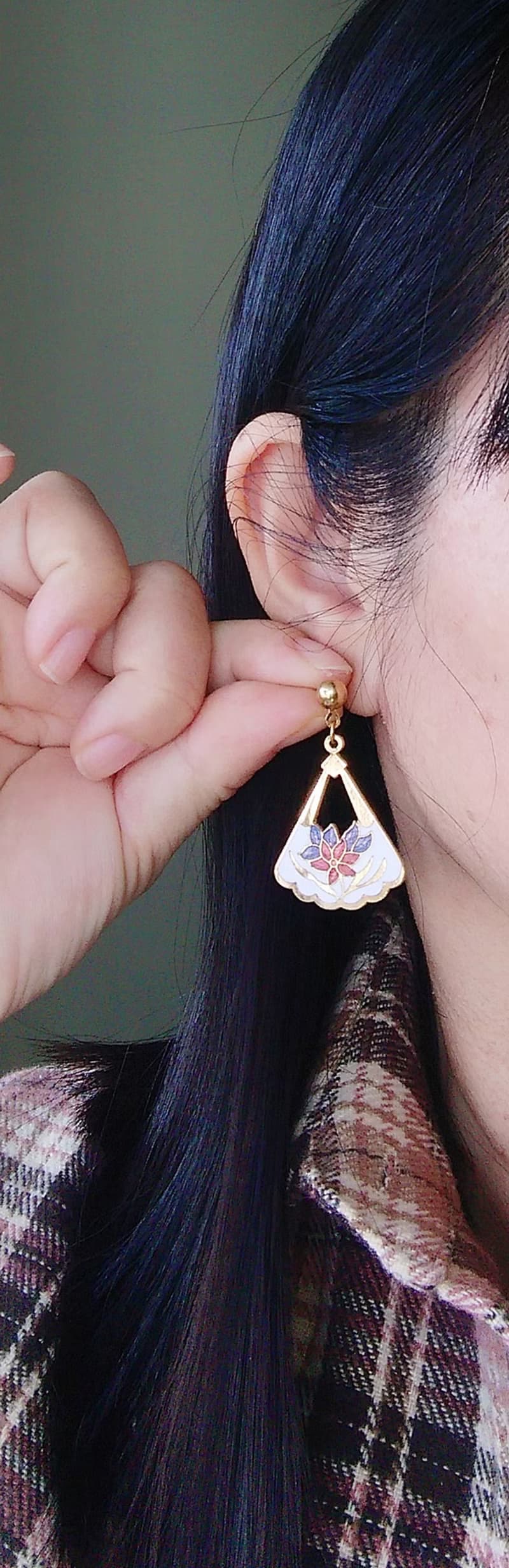 【西洋古董飾品 】景泰藍 白底 三角波浪 花卉 耳勾針 針式耳環