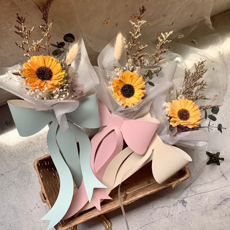 向日葵蝴蝶結花束(附手提袋)  /乾燥花束/紀念禮/祝福花束
