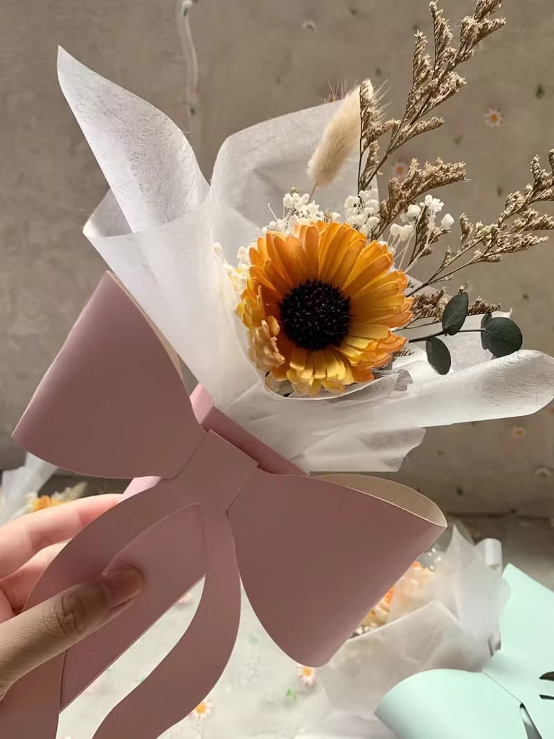 向日葵蝴蝶結花束(附手提袋)  /乾燥花束/紀念禮/祝福花束